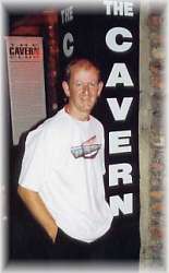 Peter in his Trixon shirt in front of the famed CAVERN-Club